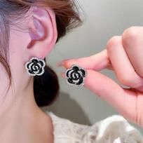 Black Camellia Necklace Women'S French Light Luxury Niche Clavicle Chain Bracelet Earrings Fashion High-End Jewelry