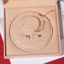 Moterų natūralių giliavandenių kriauklių ir perlų karolių rinkinys: Trijų dalių raktikaulio grandinėlės papuošalas Motinos dienai Necklace Only