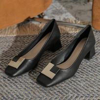 Madingi aukštakulniai moteriški batai vakarėliui Elegantiški biuro moteriški batai prekės ženklo moteriškas vidurinis kvadratinis kulnas 4 cm 35 juoda