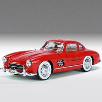 1/24 Benz 300SL Žaislinio automobilio modelio lydinio liejinys su atsitraukimo garsu ir šviesos modeliavimu Žaislinės transporto priemonės Modeliai Berniukų gimtadieniai Rinkti dovanas raudona