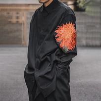 2024 Yamamoto stiliaus raudonų gėlių marškiniai vyrams Japoniški pailginti tamsūs siuvinėti gėlių viršutiniai drabužiai Unisex laisvai priglundantys marškiniai M juoda
