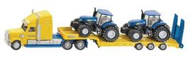 Sunkvežimis su New Holland traktoriais S01805
