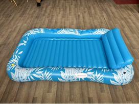 In-Stock PVC Inflatable Floating Bed: Hot-Selling Water-Spraying Sunbathing Lounge for Adults - Amphibious for Land and Water Use. In Stock