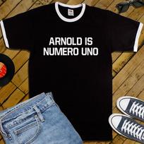 PRITAIKOMAS ARNOLDAS YRA NUMERO UNO RINGER MARŠKINĖLIAI (Jūsų Vardas Schwarzenegger<wbr/>) Unisex marškinėliai XXXXL
