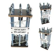 Butelio narvas „Let me out! We will talk“
