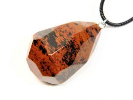 Natūralaus Obsidiano pakabukas su virvele 0154