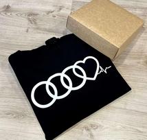 Džemperis su gobtuvu: AUDI