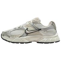 Nike V5 RNR lengvi bėgimo bateliai moterims HQ7901-104 smėlio spalvos 36.5
