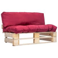 Sodo sofa iš palečių su raudonomis pagalvėlėmis, pušies mediena