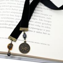 Knygų skirtukas su gintaru ir zodiako ženklu (pasirenkamas)