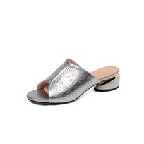 Vasarinės šlepetės-sandalai moterims Auksiniai Elegantiški Žemi Kulniukai Sidabriniai Minkšti Sandalai Laisvalaikio Avalynė 41EU/CN42 auksas