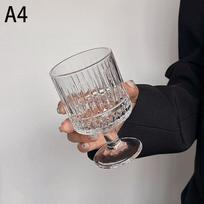 Korėjietiško stiliaus graviruotas reljefinis mažas taurės stiklinis puodelis, skirtas Soju sake alkoholiniams gėrimams, trumpas stiklas gray