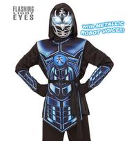 „CYBER NINJA“ (paltas su gobtuvu, liemenė, diržas, rankų apsaugos, kaukė su mirksinčiomis šviečiančiomis akimis ir 3 roboto balso garsais)