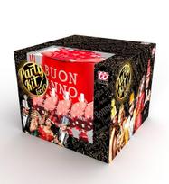 „RED BUON ANNO PARTY RINKINYS“ 10 asmenų (5 cilindrai, 5 karūnos, 5 trimitai, 5 skambantys pūtimo įtaisai, 1 ritinėlis su 10 dekoratyvinių serpentinų)