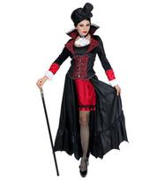 „VAMPIRESS“ (suknelė su ilgu paltu, kaklo papuošalu su žabo, mini cilindru)