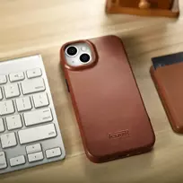 iCarer CE Oil Wax Premium Leather Folio Case for iPhone 14 Plus, magnetic flip case, MagSafe, brown (AKI14220707-BN)