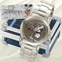 Disney laikrodis Senasis Mikis Garlaivis Vilis riboto leidimo serijos numeris tinka tiek moterims, tiek vyrams retro dizainas.