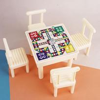 Miniatiūrinis Ludo žaidimo stalo rinkinys, stalas su 4 kėdėmis, žaidimo lenta, kubo žaidėjas, vintažinio bistro stiliaus knygų spinta, dekoracijos, miniatiūrinė scena, stalo puošmena nuo 14 metų