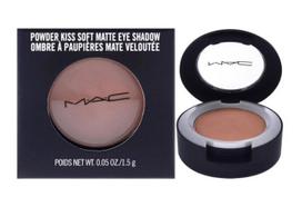 Akių šešėliai MAC Powder Kiss What Clout! švelniai matinė ruda 1,5 g