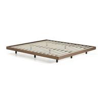 Rudos spalvos iš beržo masyvo dvigulė lova be galvūgalio su lovos grotelėmis 180x200 cm Norlen – Kave Home