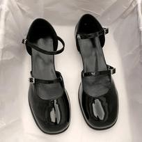 Mary Jane Shoes Buckle Pumps Women Elegant Shallow Hollow Thick Heel Casual Shoes Ladies Office Party Leather Shoes 35 raudona