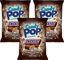 "Candy Pop Snickers Popcorn" - 3 pakuotės (3 x 28 g) - traškūs kukurūzai su "Snickers" gabalėliais - saldus sūrus JAV užkandis
