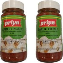 "Priyas" česnakiniai marinuoti agurkai (2 x 300 g pakuotė)