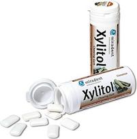 12 x "miradent Xylitol" kramtomosios gumos Dantų priežiūros kramtomosios gumos, 30 vnt., cinamonas (12 x 30 g)