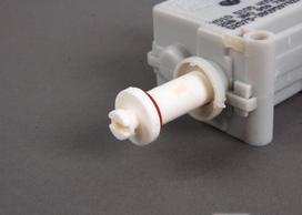 "Audi A6 C6 Q7" pirštinių dėžutės servo užrakto atleidimo variklio solenoidas 3B0959782A originalus