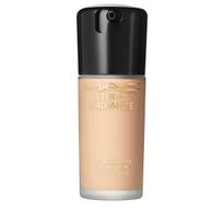 MAC Studio Radiance makiažo pagrindas – serumo konsistencijos, drėkinantis, vidutinio–stipraus maskavimo, 30 ml