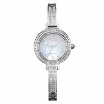 Seiko Kinetic serija: Elegantiškas kinetinis laikrodis, kvarcinis mechanizmas, nerūdijančio plieno apyrankė, japoniško-korėjietiško dizaino, su perlamutrini ciferblatu, EM0863 sidabras