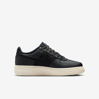 Nike Air Force 1 LV8 - Dydis 36.5 (HQ1907-001 Laisvalaikio batai)