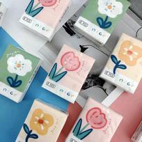 9 pakuotės mielas animacinis filmukas gėlių nosinė, popierius, nešiojamas mažas grynos medienos plaušienos servetėlė namas veido audinio rankšluostis 9PCS/PACK