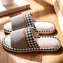 Elegantiškos „Houndstooth“ šlepetės – minkšto audinio viršutinė dalis, lininis vidpadis, užsegamas dizainas, tinkantis visą sezoną patogioms vidaus šlepetėms 36-37 balta