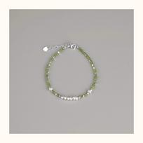 Unique Freshwater Pearl & Peridot Green Clavicle Necklace for Women gray