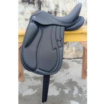 Naujas angliškas juodos odos dresūrinis balnas Mono flap Keičiami lankai Arklių balno dydis: 16, 16,5 , 17 , 17,5 , 18 16 Inch juoda