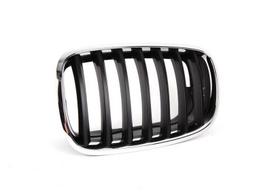 BMW E70 priekinės inksto kairės pusės grotelės originalios 51137157687