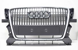 Audi Q5 09-12 akmens pilkos spalvos priekinės radiatoriaus grotelės originalios 8R08536511QP
