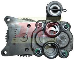 3136430R95 Alyvos siurblys OMP