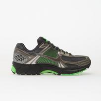 Nike Zoom Vomero 5 Se Mtlc Pewter/ Mtlc Pewter-Flat Pewter-Black-Green Strike - Dydis 44.5 (IB2988-001 Laisvalaikio batai)