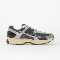 Nike Zoom Vomero 5 Iron Grey/ Chrome-Metallic Silver - Dydis 43 (IM3486-001 Laisvalaikio batai)