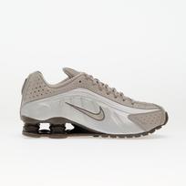 Nike Shox R4 Cave Stone/ Cave Stone-College Grey-Baroque Brown-Mtlc Silver-College Grey - Dydis 40 (HQ1988-200 Laisvalaikio batai)