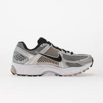 Nike Zoom Vomero 5 Metallic Silver/ Black-College Grey - Dydis 39 (FJ4151-007 Laisvalaikio batai)