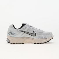 Nike Wmns Zoom Vomero 5 Pure Platinum/ Chrome-Lt Orewood Brn - Dydis 37.5 (FN6742-002 Laisvalaikio batai)