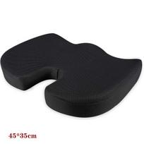 Ortopedinė Coccyx sėdynės pagalvėlė – pagaminta iš optimizuoto Visco Memory Foam tinklelio. Suteikia komfortą ir palaikymą.