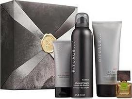 RITUALS Homme Medium Set 2023 Dovanų rinkinys M (kūno losjonas 70 ml + šampūnas ir kūno prausiklis 200 ml + L'Essentiel Eau de Parfum 15 ml + dušo putos 200 ml)