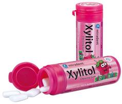 Xylitol Kids becukrė kramtomoji guma braškių skonio vaikams, 30 g.