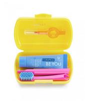 Curaprox geltonas TRAVEL SET kelioninis dantų priežiūros rinkinys