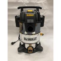 EKSPOZICINIS DXV30SAPTA DeWALT 30l sauso ir drėgno valymo siurblys su elektros lizdu 1050W