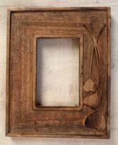 Senovinis drožinėtų širdžių medinis nuotraukų rėmelis | Rustic Farmhouse sienos dekoras I Rankų darbo rėmelis 8.5” X 1” X 10.5” (l x w x h) approx.
